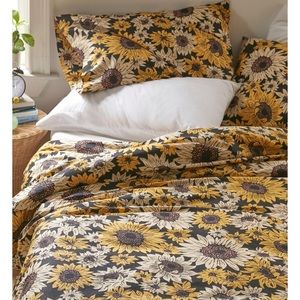 2Day Only! Urban Outfitters Sunflower Duvet Set (Full)